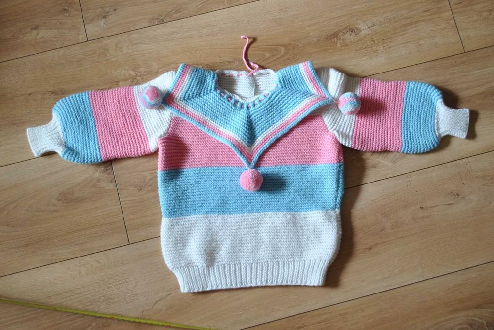 sweterek dziecięcy handmade