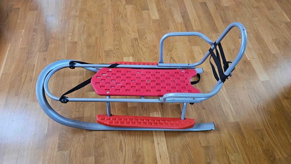 Sanki Piccolino, budka, spiwór