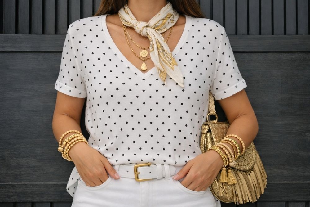 Blusa Branca com Bolinhas Pretas (Padrão Polka Dot) – Estilo Casual Elegante - C&A - Tamanho M