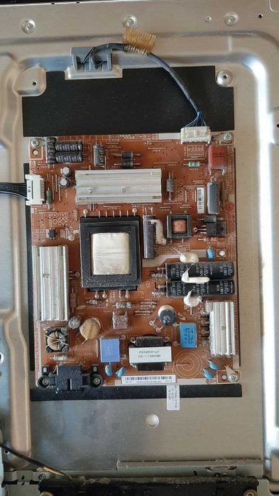 Продам Samsung UE32D5000 на запчасти,без материнської плати