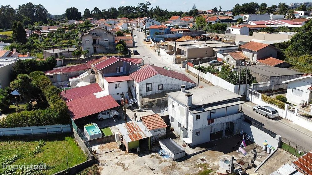 12-Bedroom Detached House for Sale