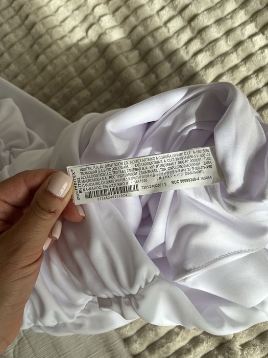 Vestido branco cruzado Zara