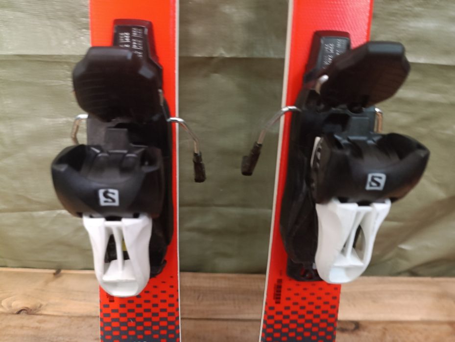 Nr 321 Narty zjazdowe Stockli WRT Team Jr 122 cm + wiązania Gw