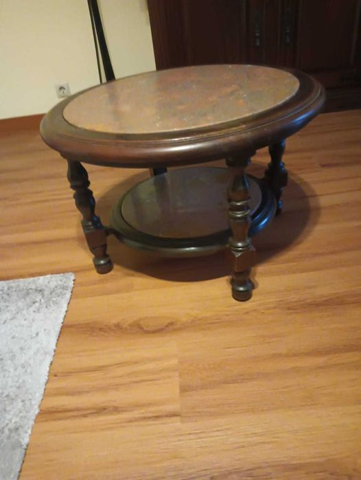 Mesa de centro em mármore e madeira de carvalho