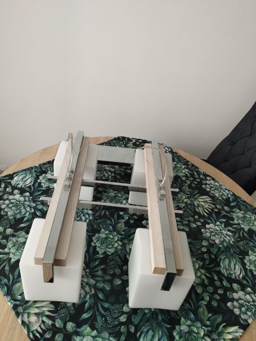 Lampa wisząca 4 klosze biel drewno