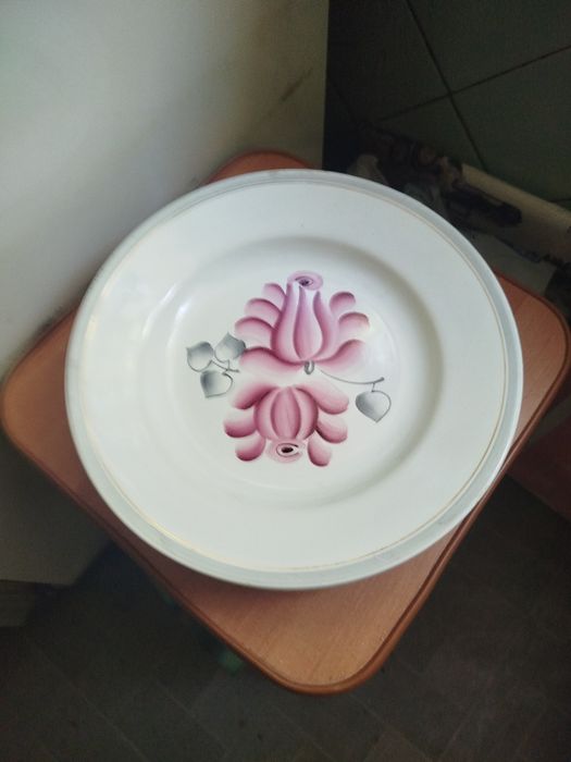 Продам глубокие тарелки