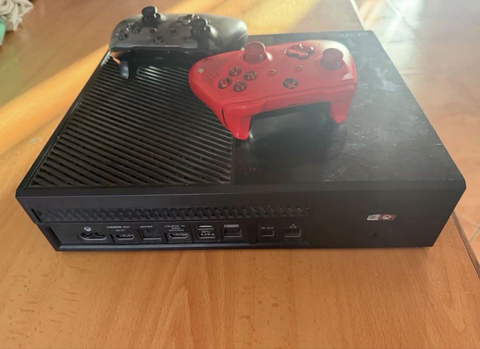 X-box one pouco usado.