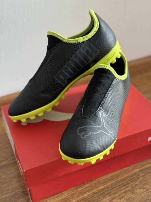 Buty piłkarskie Puma Finesse Astro Turf r.35.5