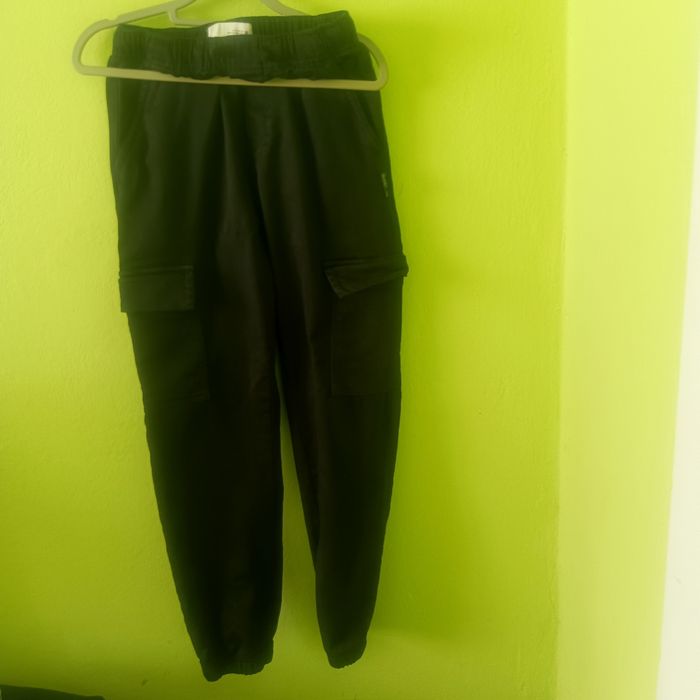 Czarne spodnie cargo Zara / 13-14 lat / 164 cm / Stan bardzo dobry