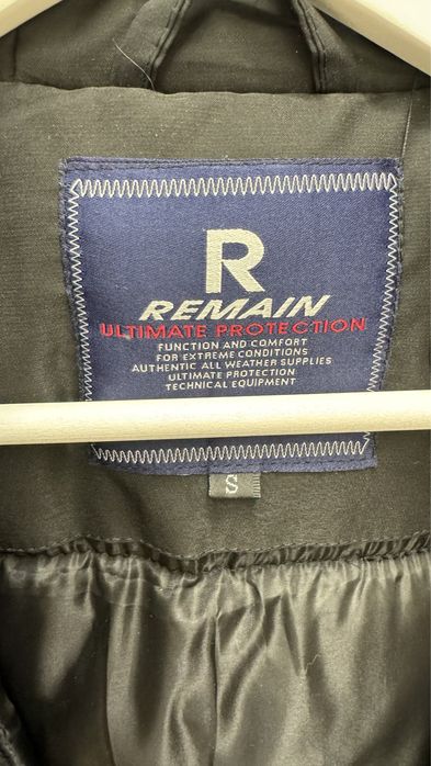 Продаю пуховик Remain