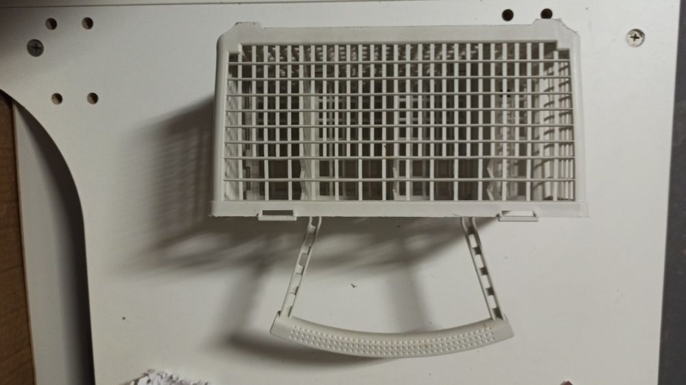 Cesto talheres. Máquina loiça