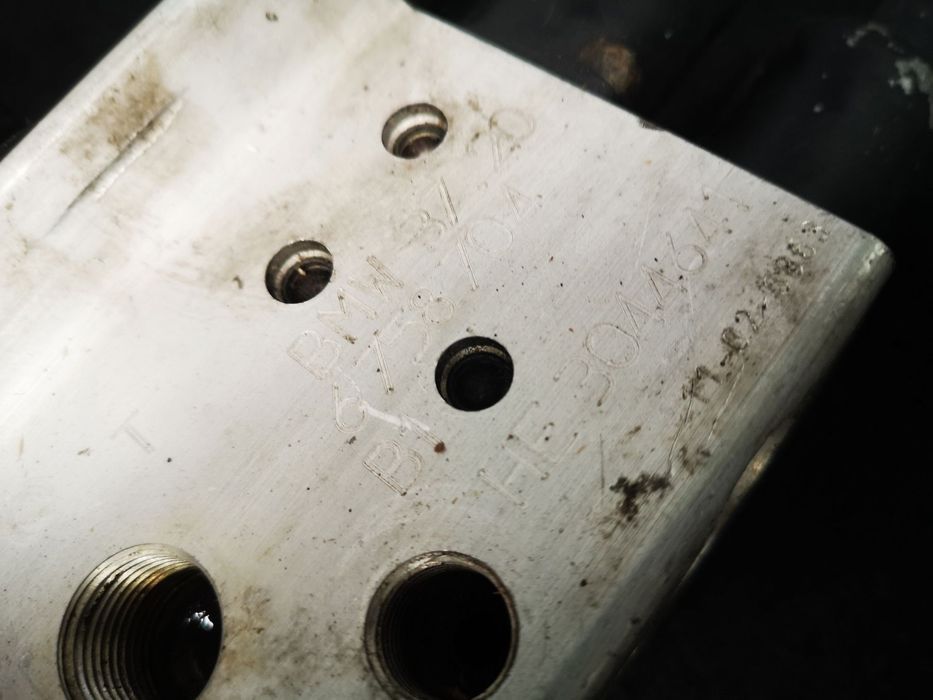 Bomba hidráulica suspenção bmw7 e65 e66 (2001/2008) EPC  6758704 OEM