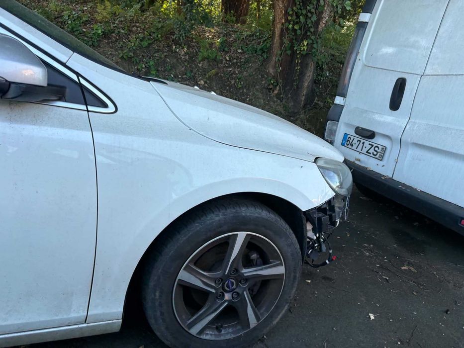 CARRO PARA PECAS VOLVO V40 R