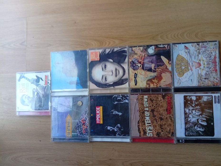 Conjunto de caixas para CDs de música