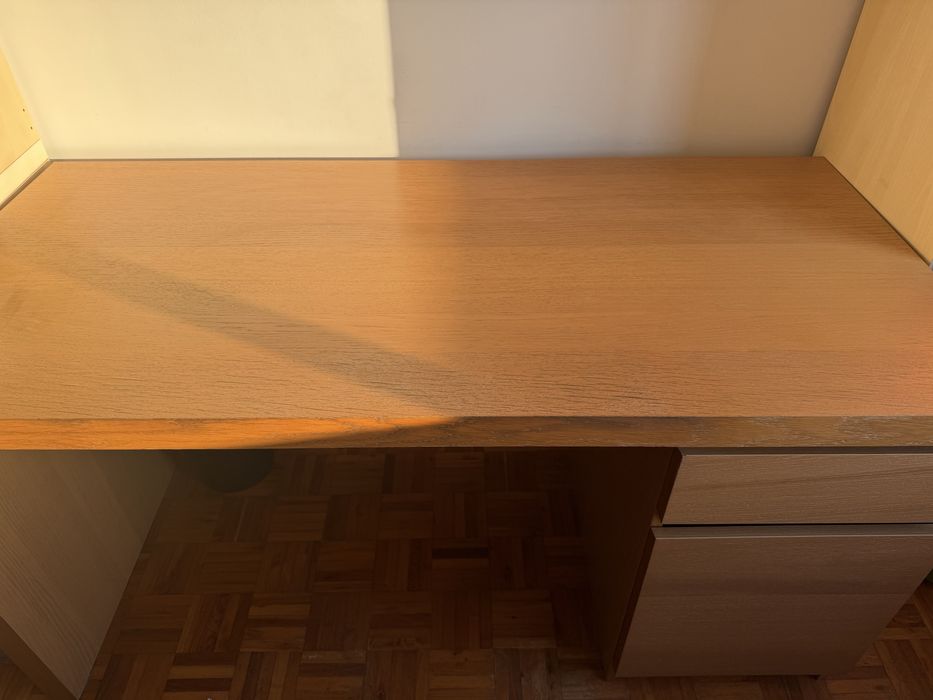 Secretária IKEA Malm em ótimo estado
