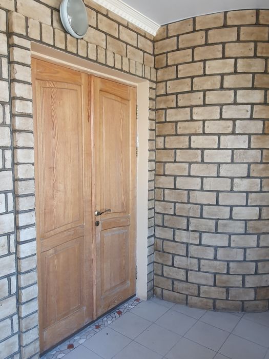 Продаётся добротный 3-х эт.дом в Константиновке для большой семьи.