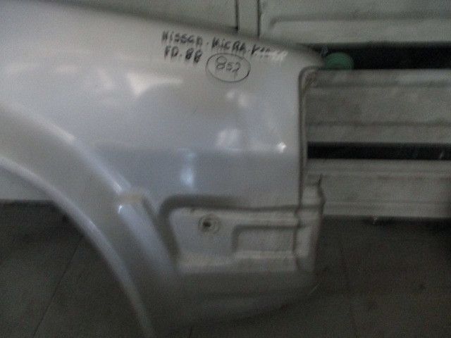 Guarda-lamas direito NISSAN Micra I (K10)