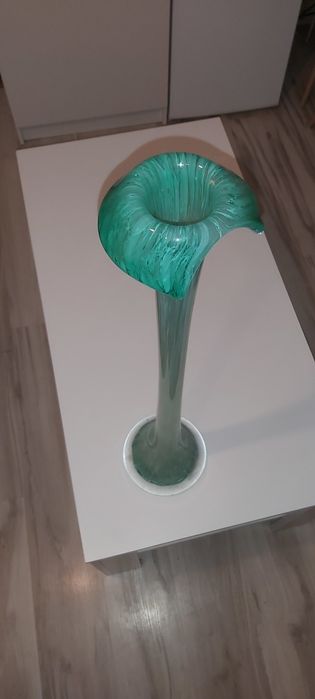 Zielony wazon podłogowy. Wysokość 82cm