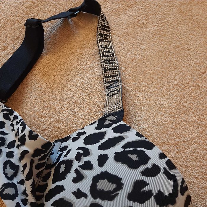 Женское белье бюстгальтер трусики