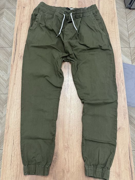 Spodnie męskie jogger Bershka rozm. L