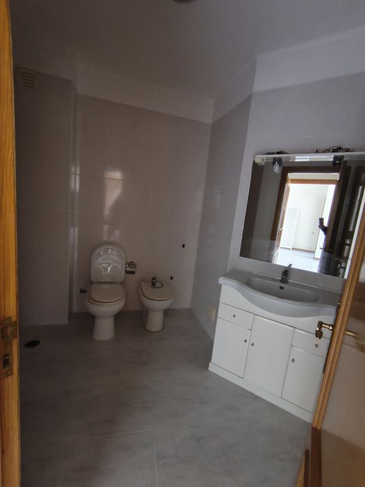 Apartamento T1 para Arrendamento – Meadela (Praça João Paulo II)