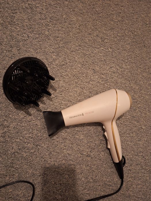 Suszarka do włosów Remington ProLuxe