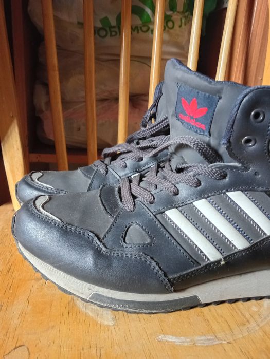 Брендові Adidas кросівки чоловічі 43 р. з хутром