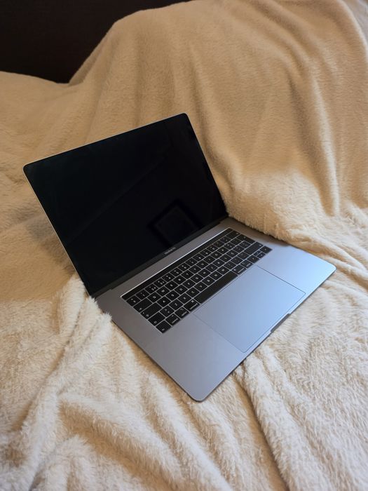 MacBook Pro 15” 2018 | Intel Core i7 | 16 GB RAM | 1TB de SSD