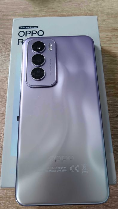 Smartfon Oppo Reno12 12 GB / 256 GB 5G srebrny