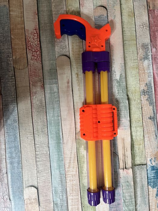 Водні пістолети.