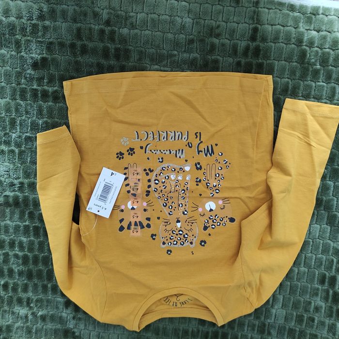 Лонгслів жовтий фірмовий