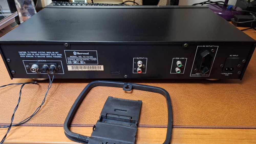 Sintonizador (Tuner) Sherwood TX-1010C c/Antena AM