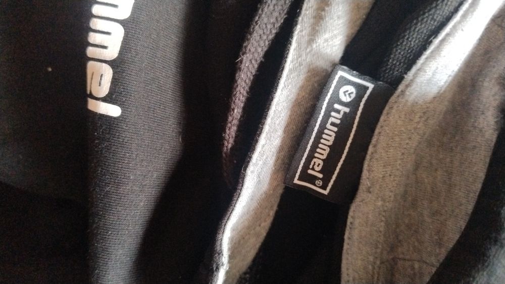 Czarna bluza Hummel rozmiar M