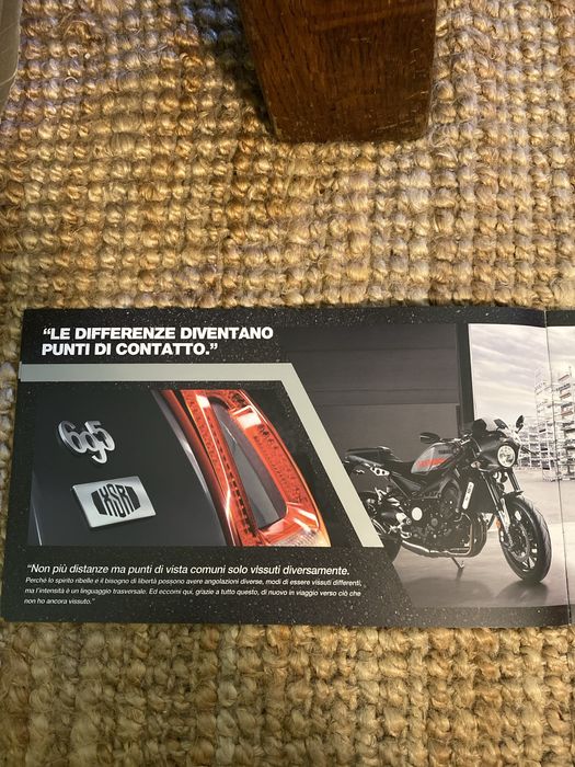 Catálogo Abarth 695 XSR yamaha edition. Versão italiana