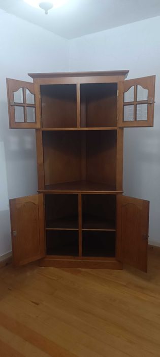 Móvel de canto em pinho