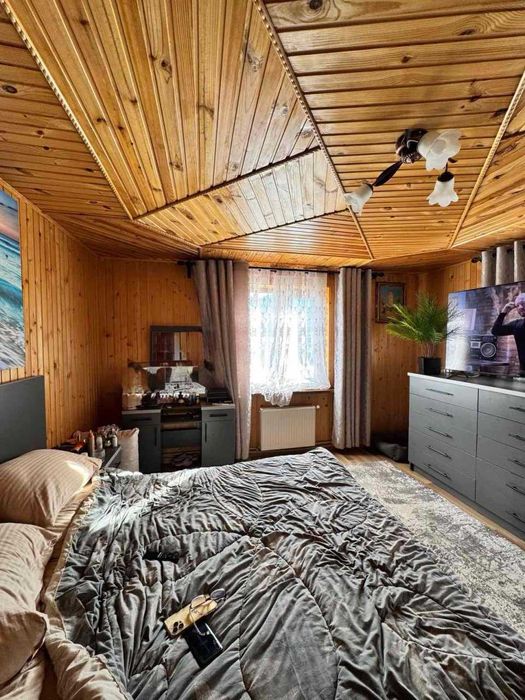 Продається приватний будинок в м.Яремче