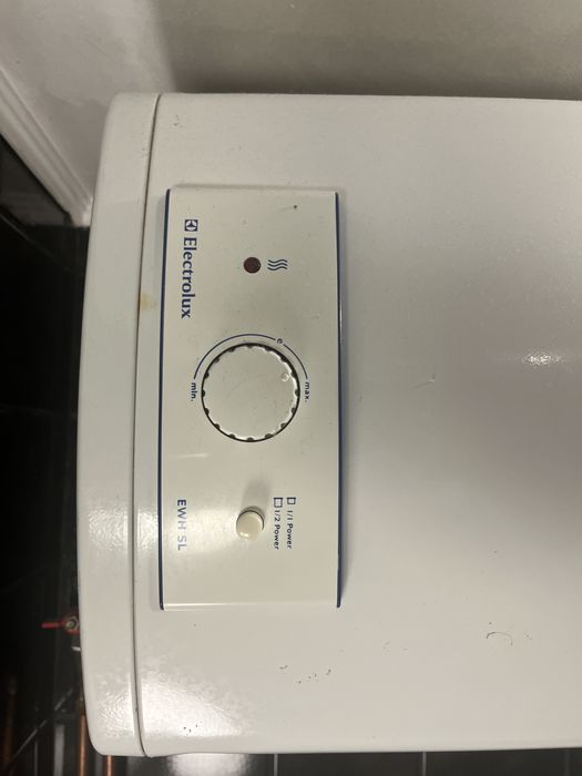 Бойлер на ремонт ELECTROLUX EWH SL