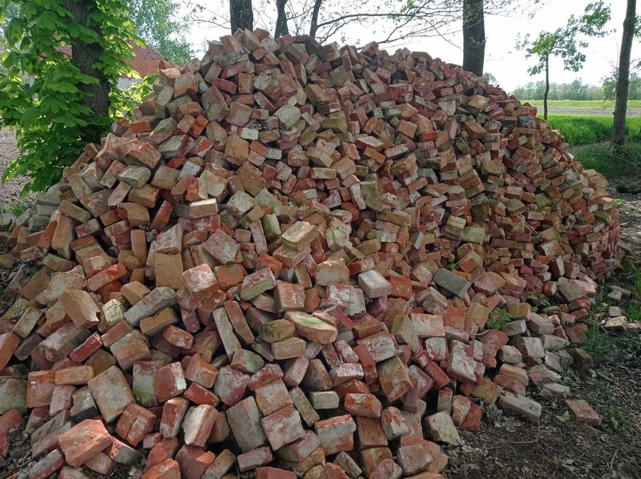Cegła czerwona rozbiórkowa