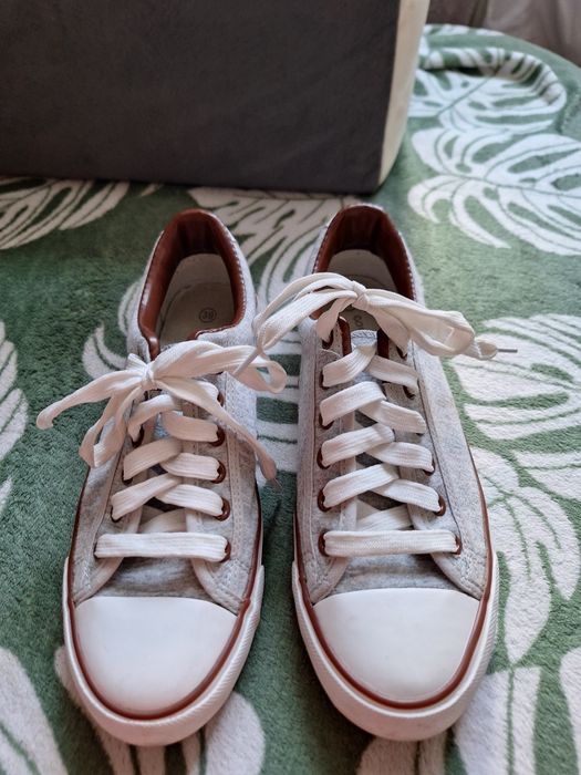 Trampki szare rozm.39