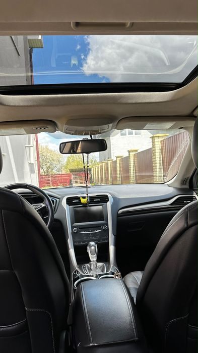 Автомобіль Ford Fusion 2013