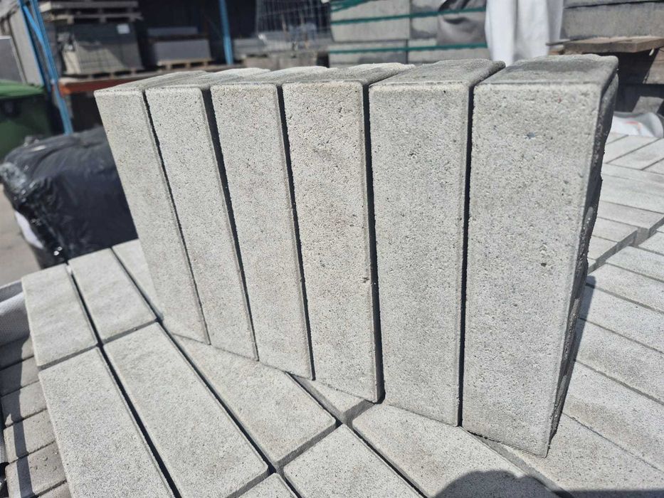 Palisada Betonowa Linea Kostka Brukowa kolor biały 5,5x22,5 cm Obrzeże