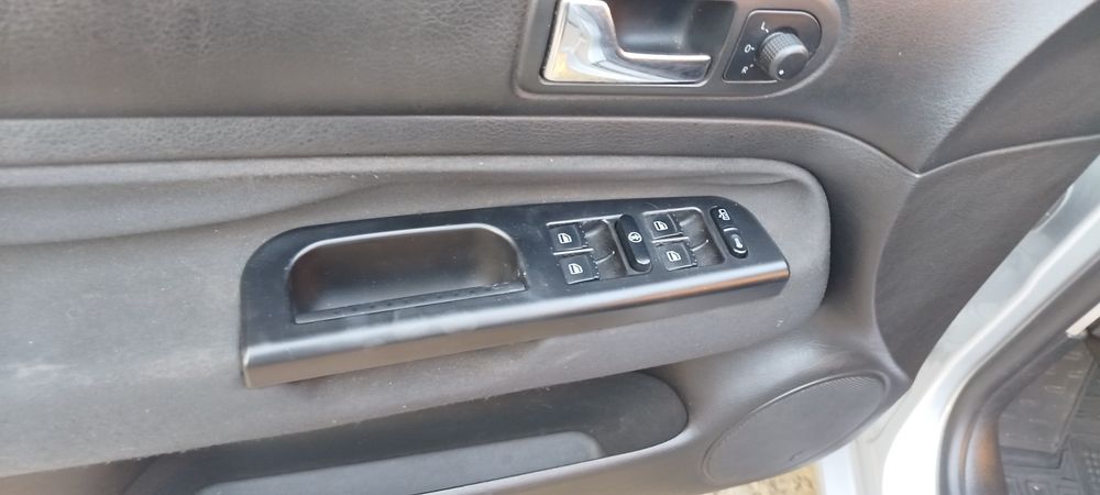 Продам гольф 4  2001 рік газ-бензин