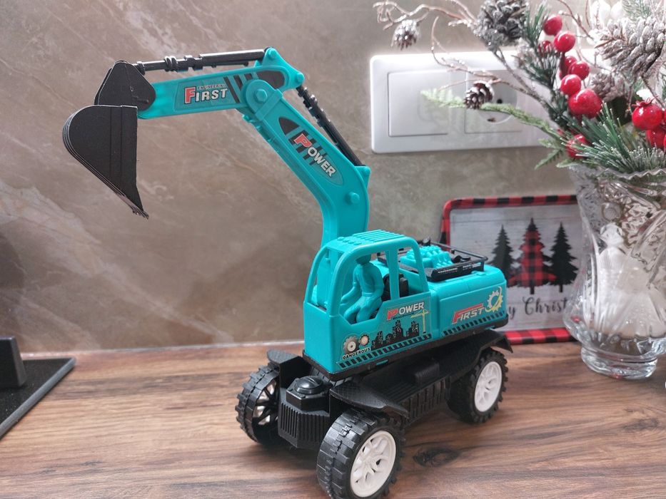 Дитяча іграшка трактор