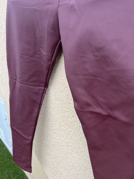 Legguins em ecopele bordo