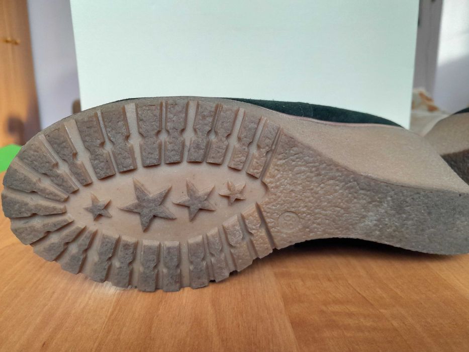 botki krótkie na koturnie 39 /40 czarne  zamszowe skóra naturalna