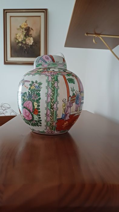 Pote pintado à mão chinês