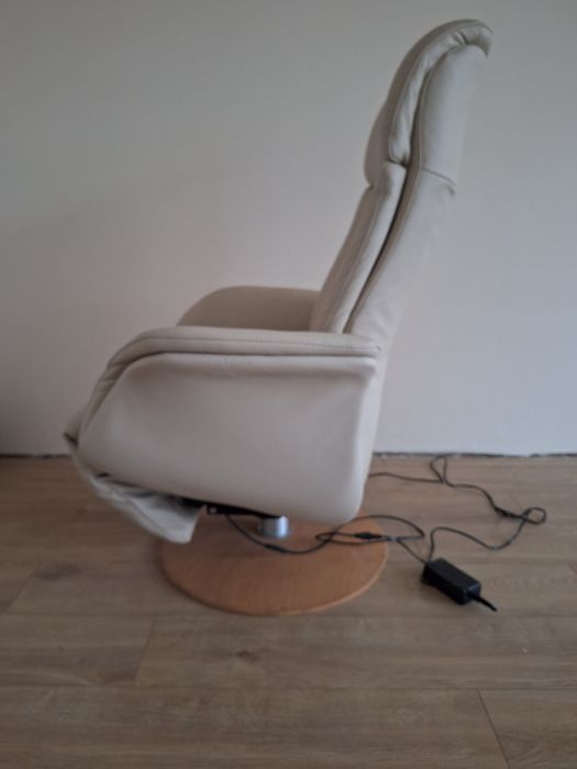 Na sprzedaż oferuję luksusowy, niemiecki fotel relaksacyjny premium marki Himolla model Easy Swing