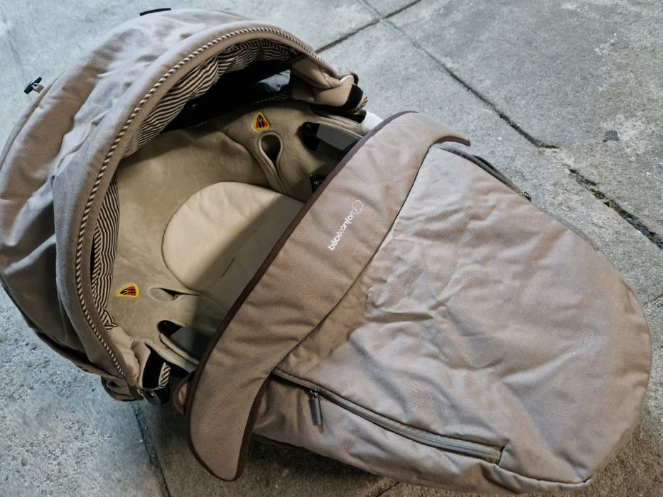 Alcofa auto bebeconfort 2015 em muito bom estado