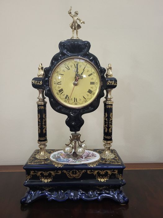 Relógio em Porcelana Limoge, azul cobalto