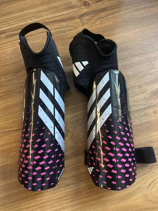 Adidas, nagolenniki, Predator, rozmiar S